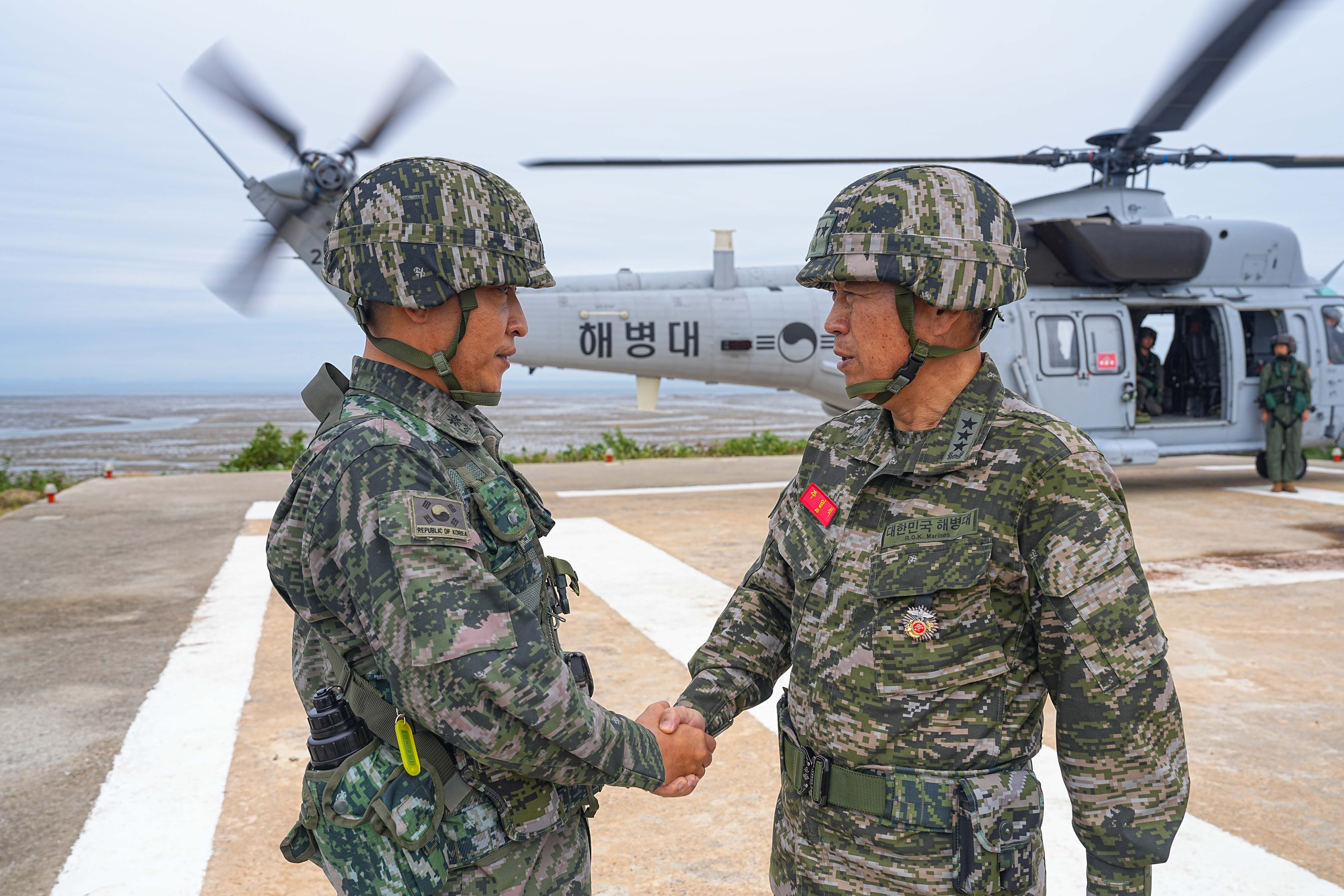 주일석 해병대사령관, 추석 맞아 서해 최전방 우도경비대 방문·작전지도